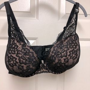 NWT Torrid Nude Bra Under Black Lace 40DDD
